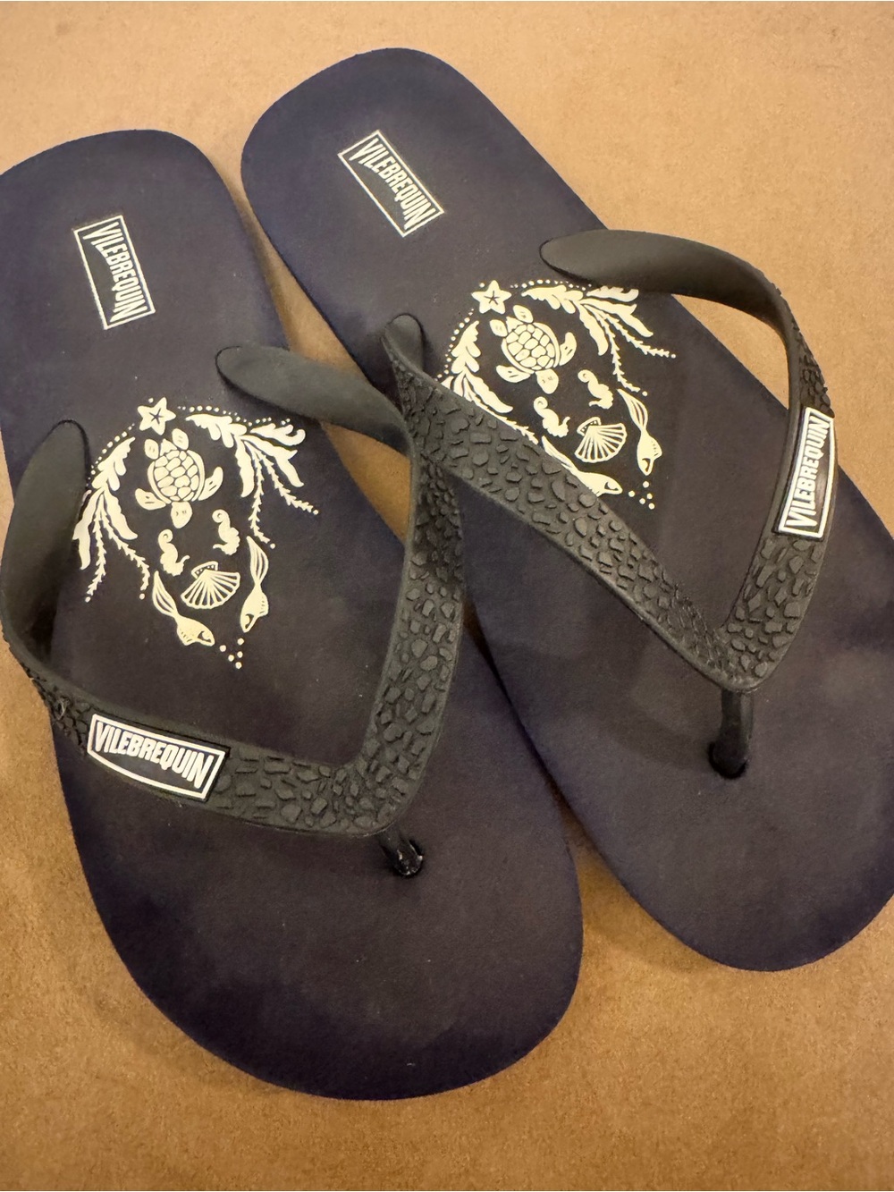 Vilebrequin Navy Flip-Flops – Sea Turtle Print (Men’s 40/41)